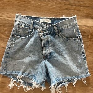 Abercrombie & Fitch The Dad Short High Rise